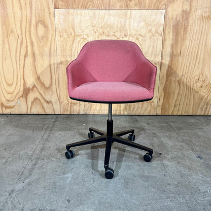 Vitra Softshell Chair with five-star base in Pale Rose & Coral - B Grade