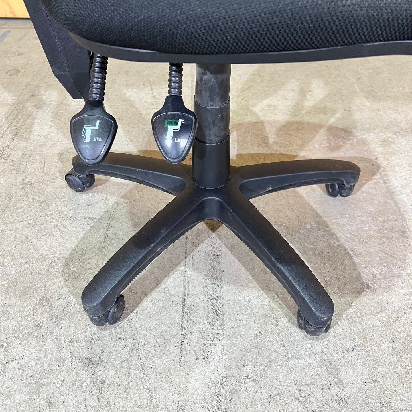 Pago Matrix Medium Backing Chair in Black