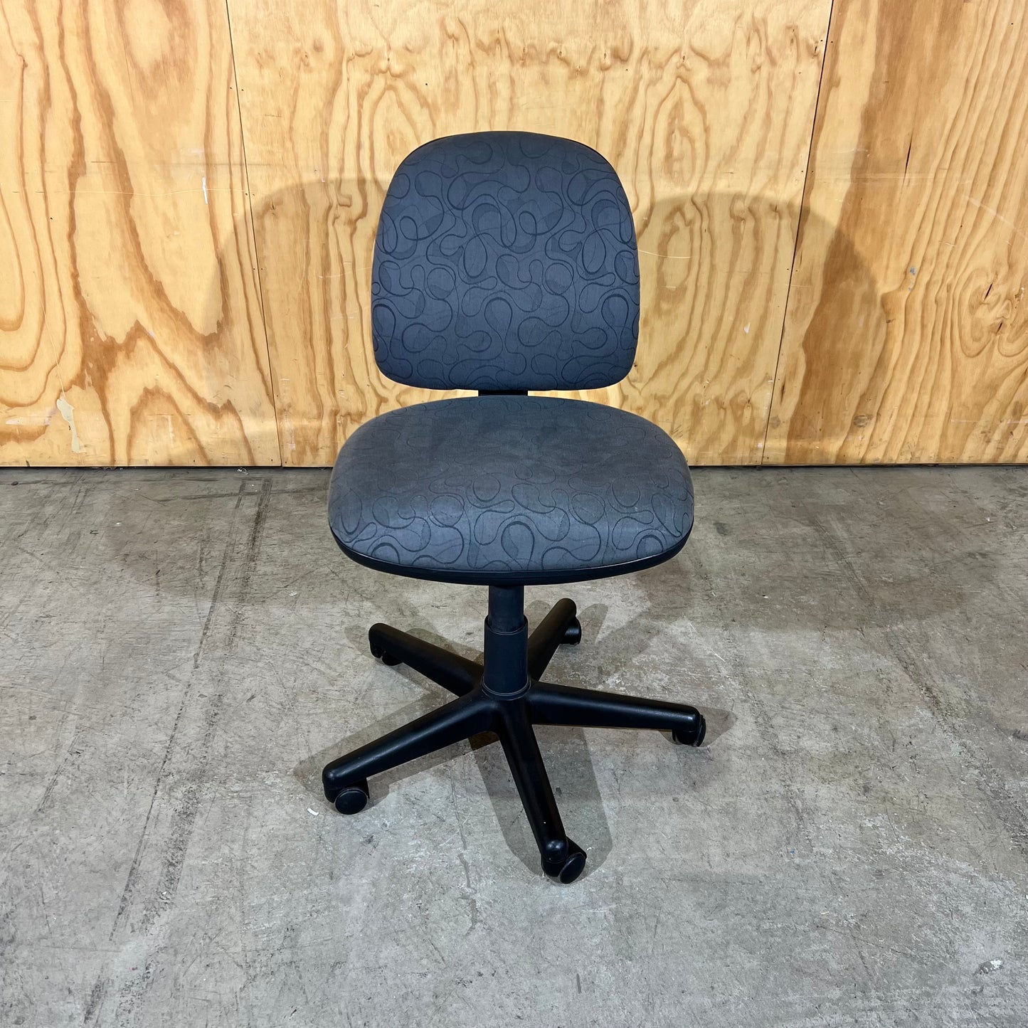 Grey Patterned Task Chair