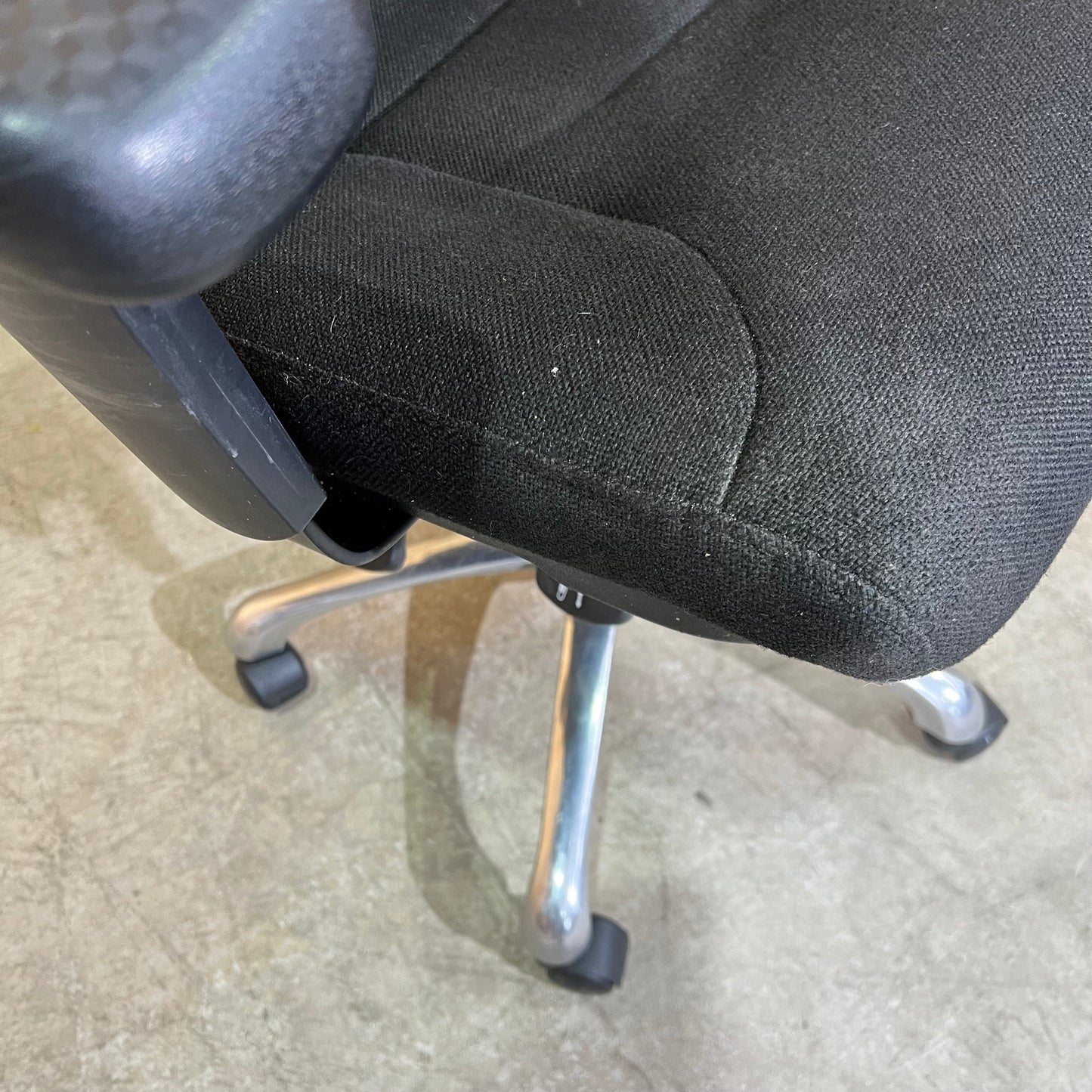 Black Upholstered Task Chair
