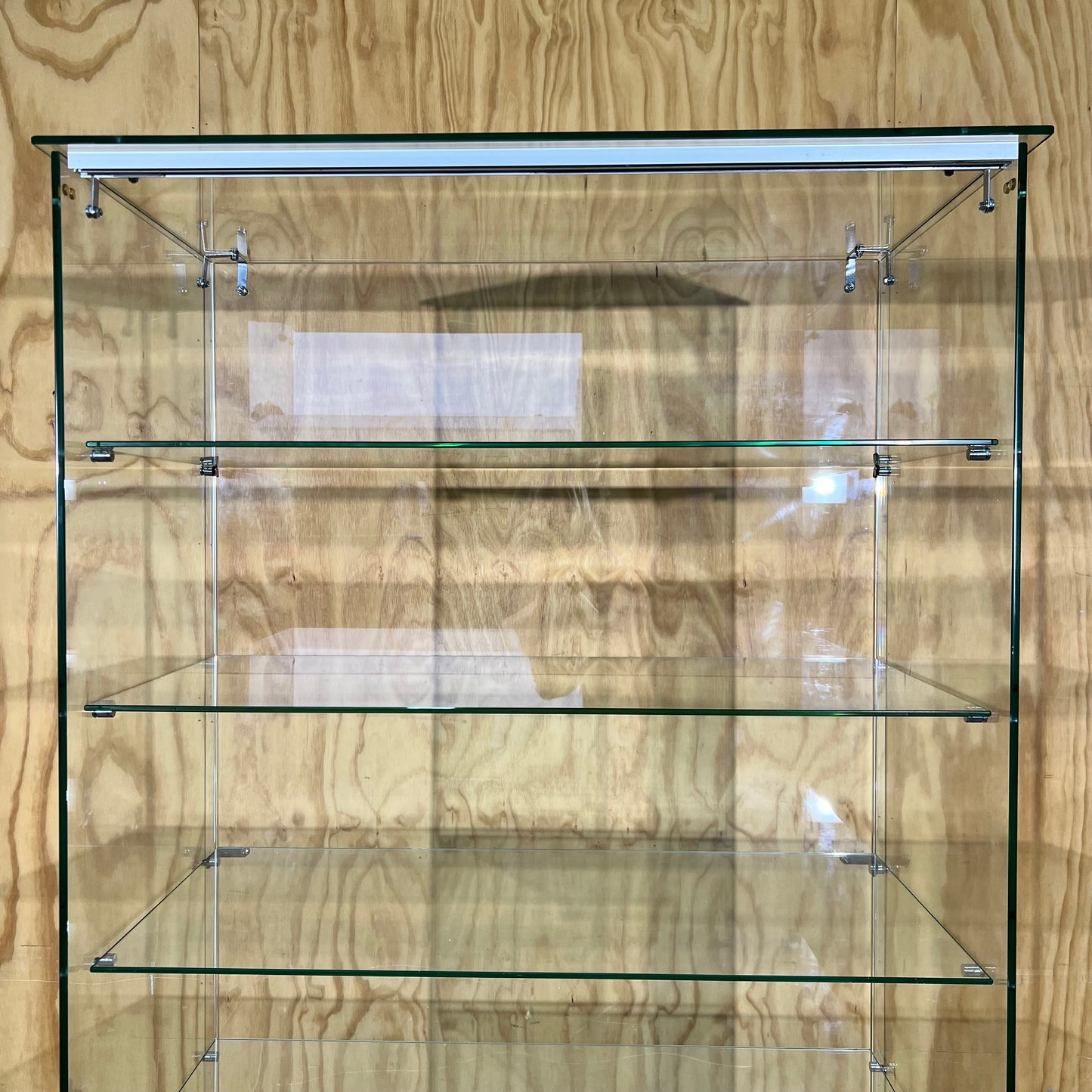 Glass cabinet