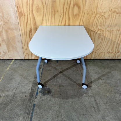 D-End Mobile Table/Desk