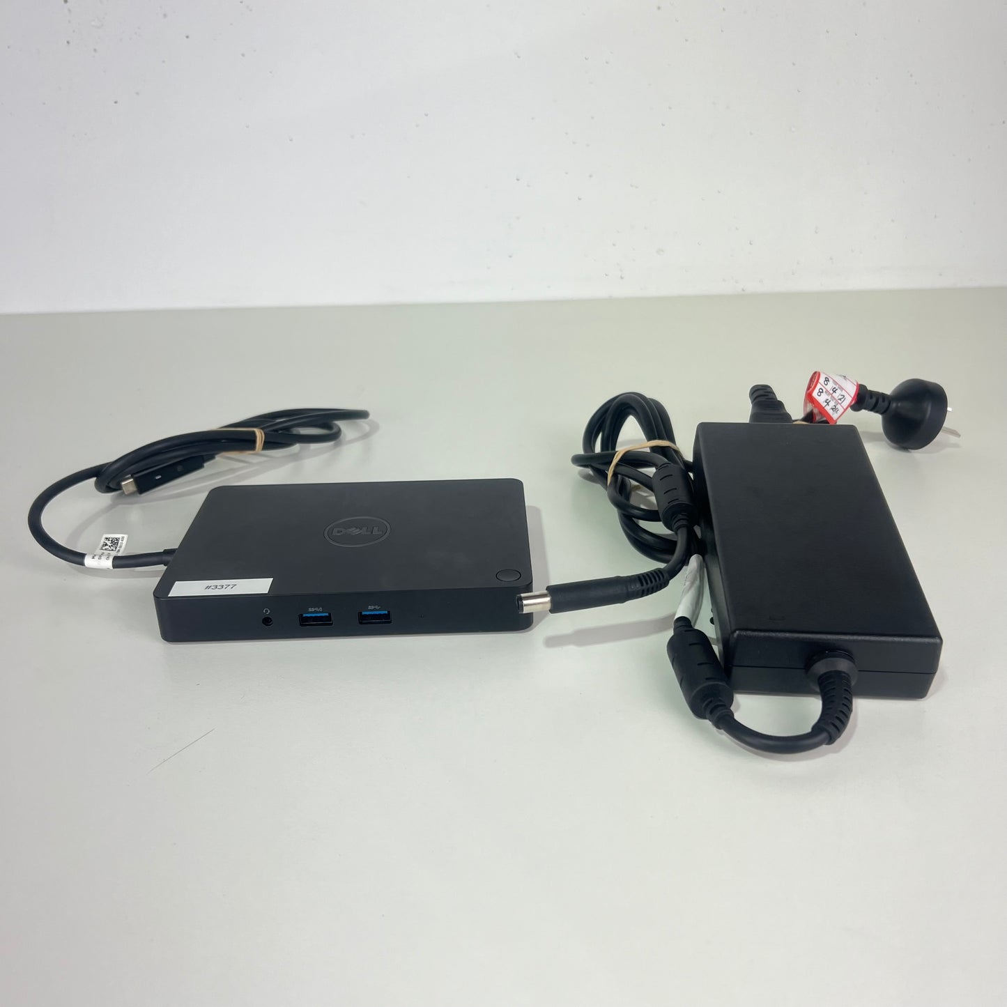 Dell WD15 Docking Station with 180W AC Power Adapter