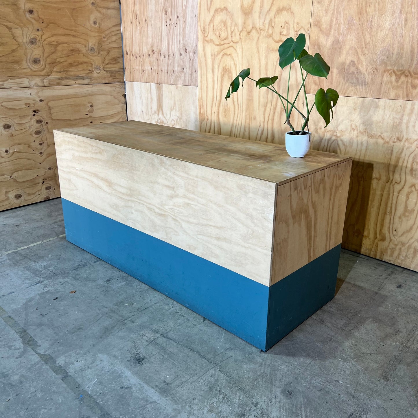 Ply Retail Reception Desk
