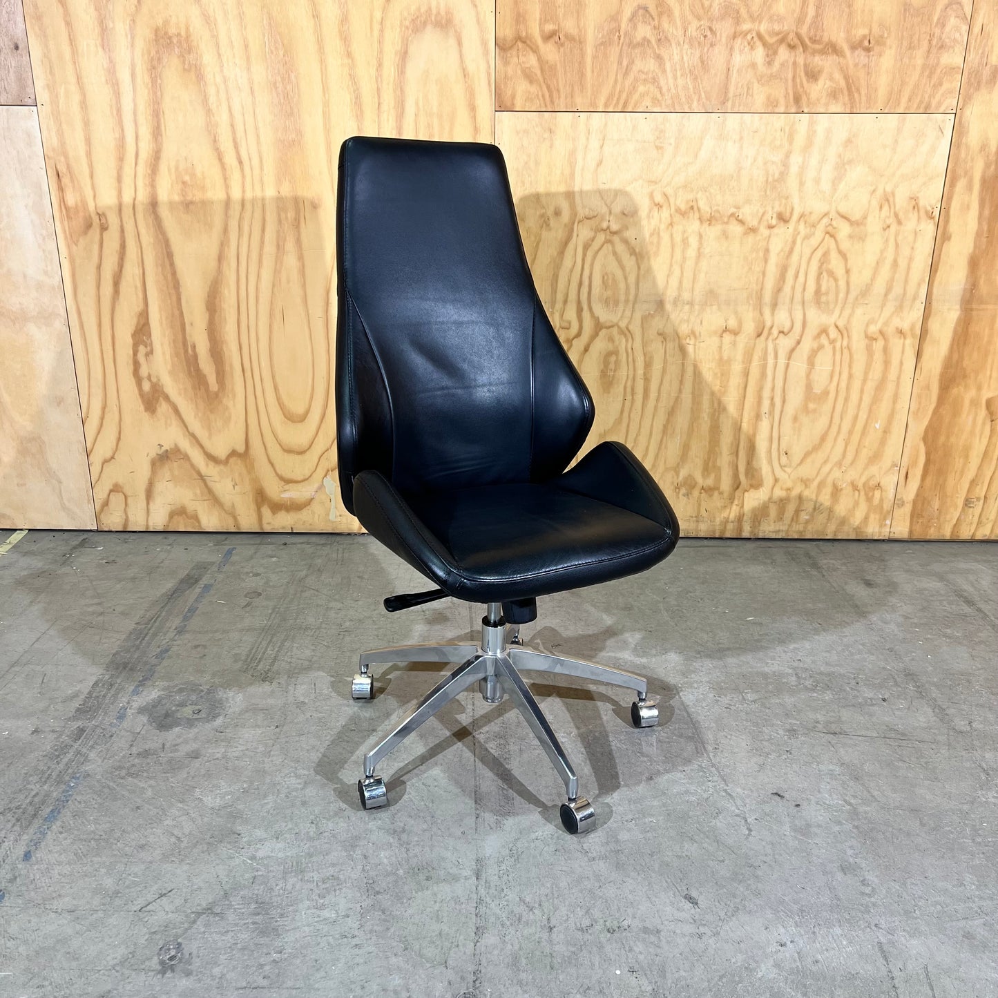 Tall Black Leather executive chair - no arms