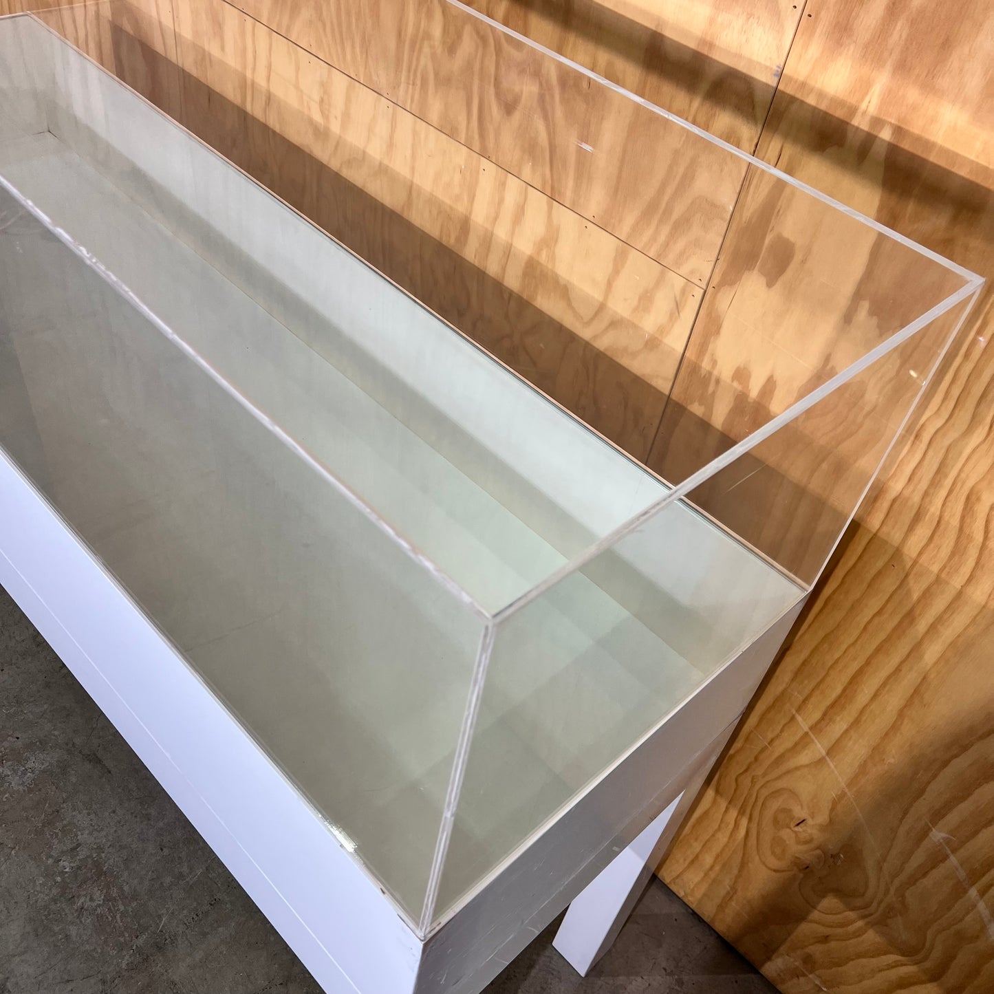 White Display Cabinet with Perspex Case and Two Shelf Options