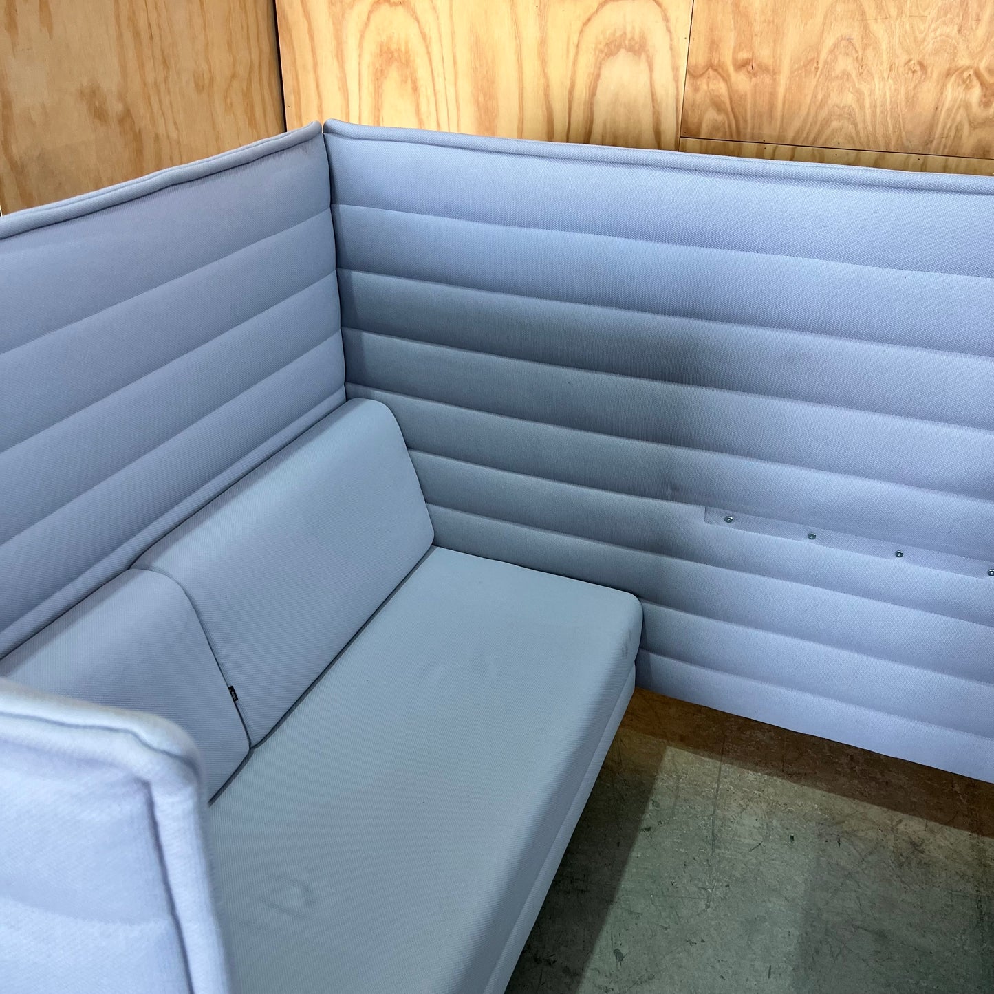 Vitra Alcove Highback Cabin in Grey (Middle Table Missing)