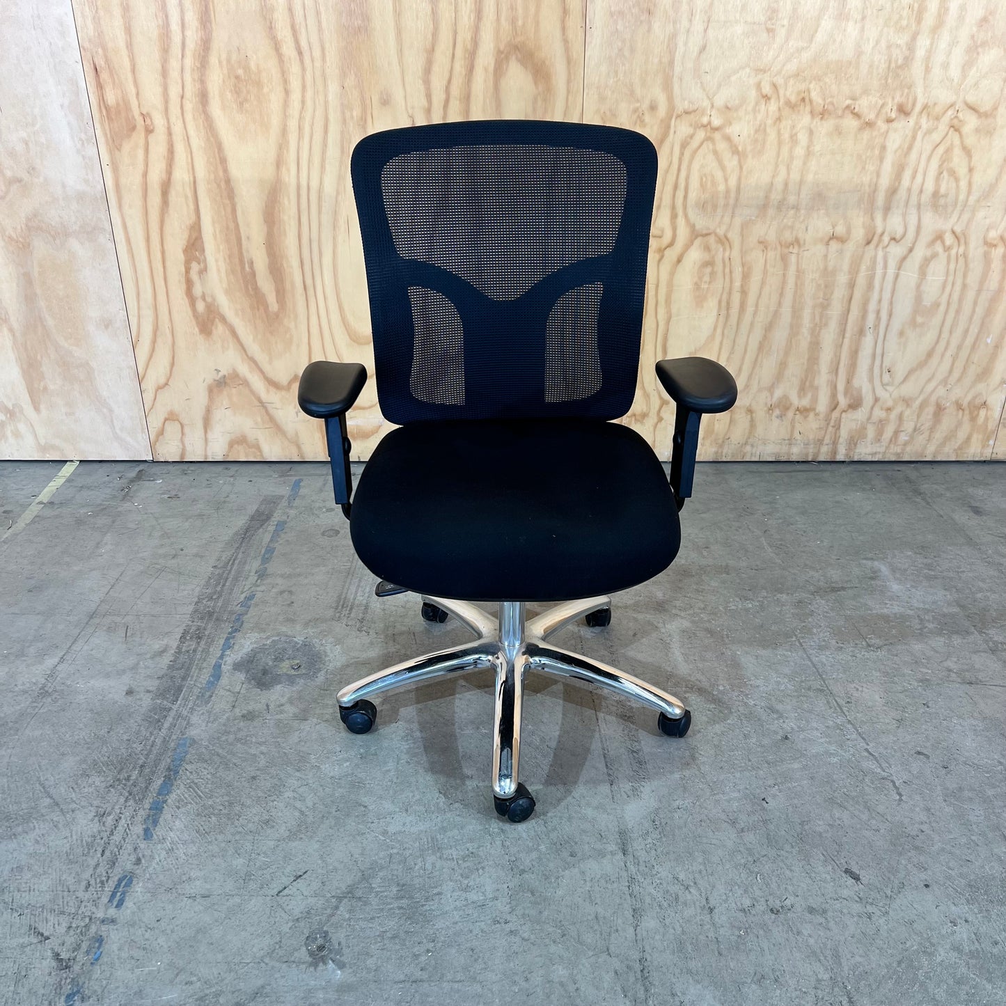 Professional Ergonomic Mesh Chair in Black