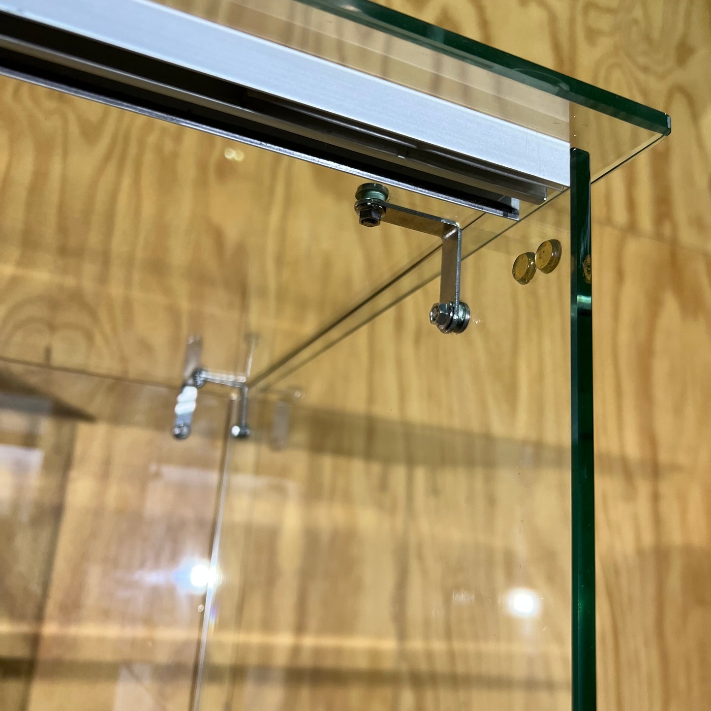 Glass cabinet