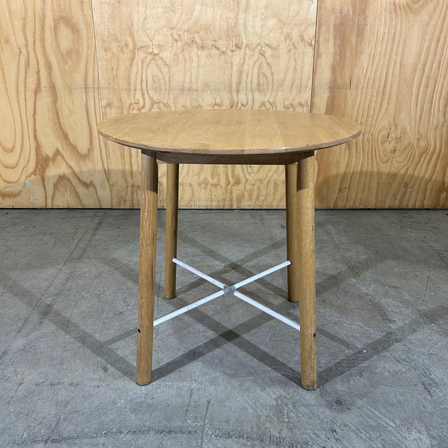 Round Timber Table with White Cross Base (Pine Finish)