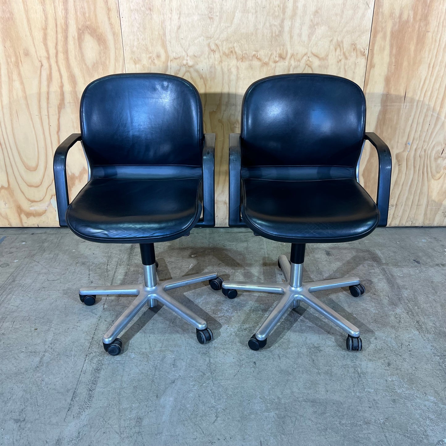 Wilkhahn FS 211/8 Black Leather Swivel Chair