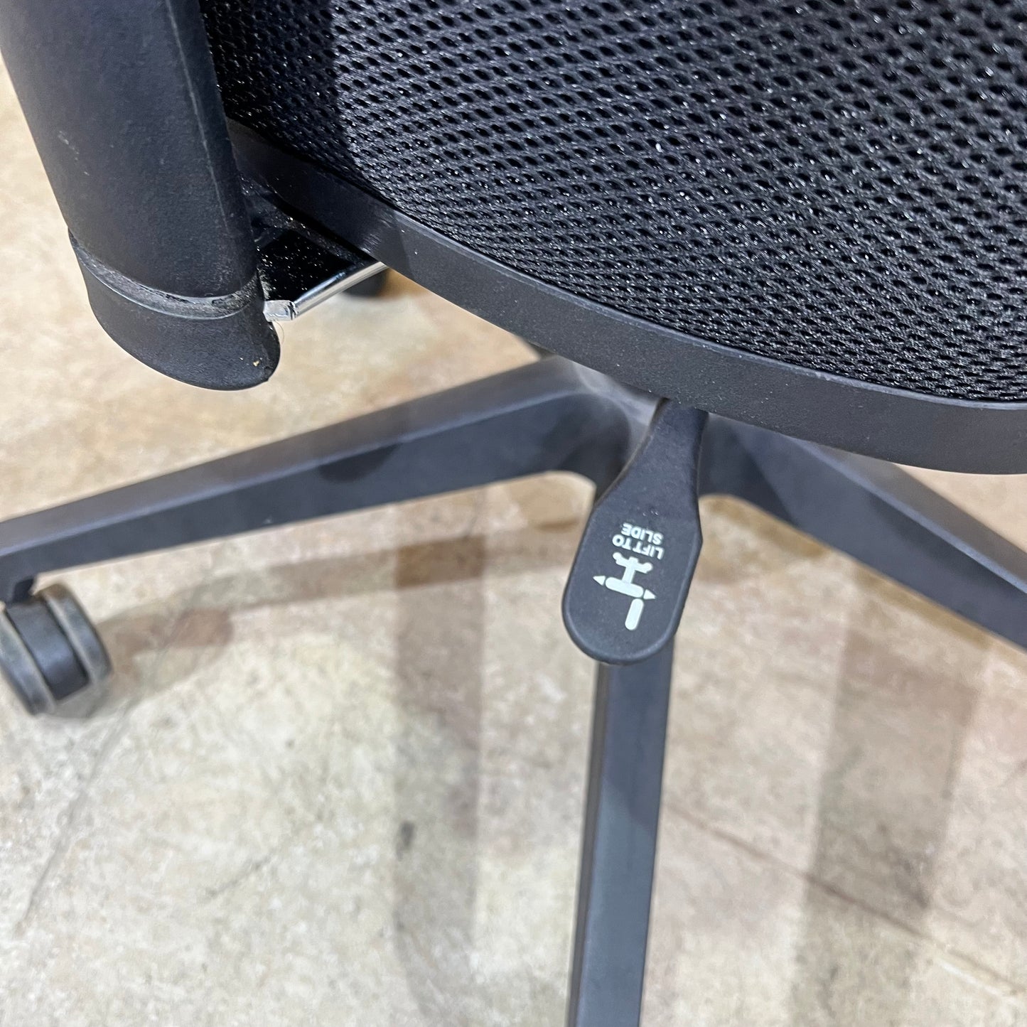 Premium Mesh Task Chair