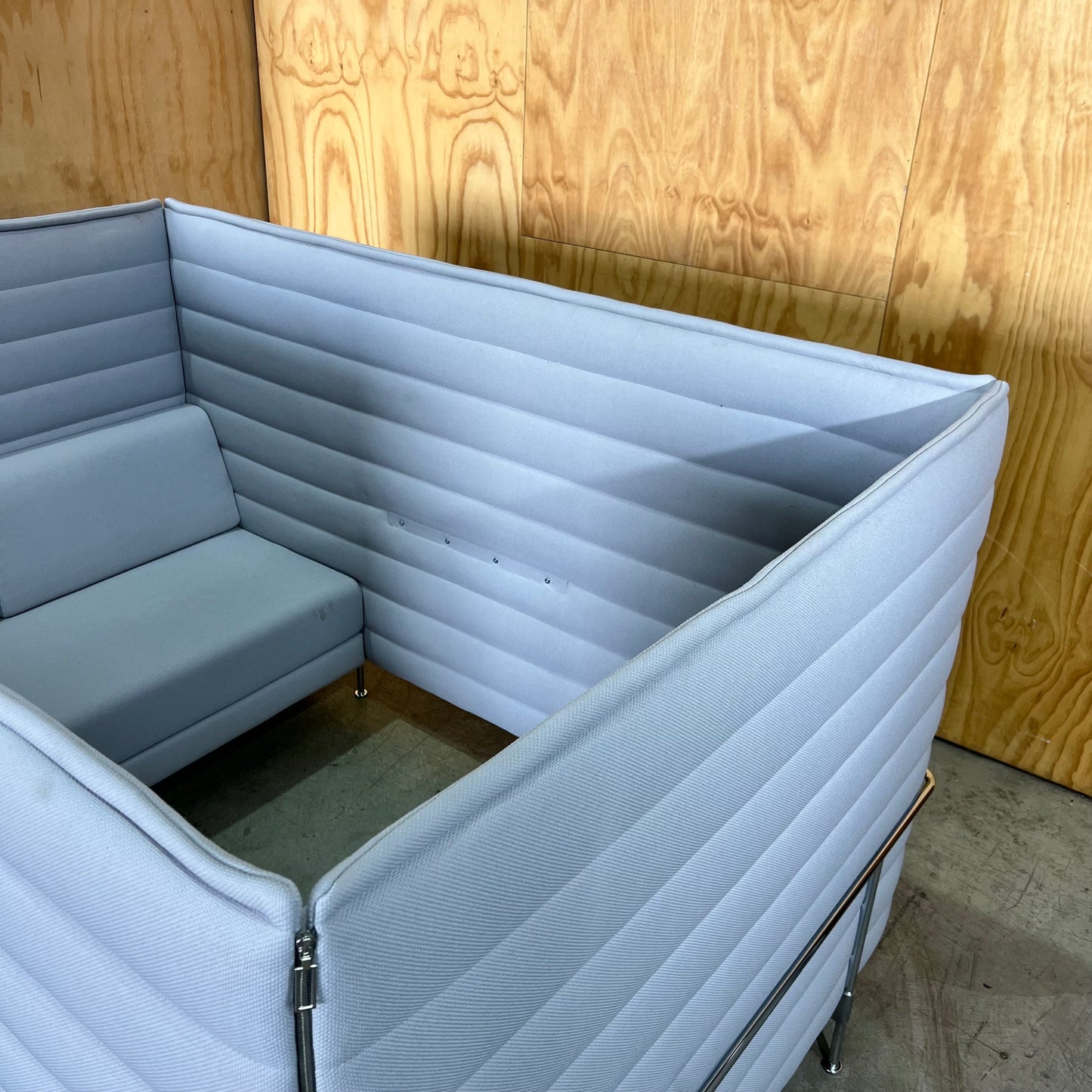 Vitra Alcove Highback Cabin in Grey (Middle Table Missing)
