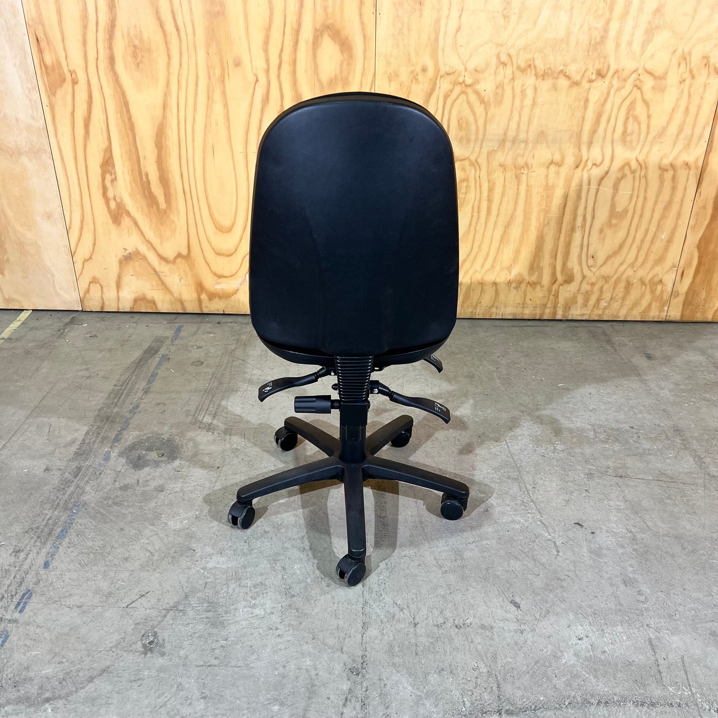 Black fabric task chair