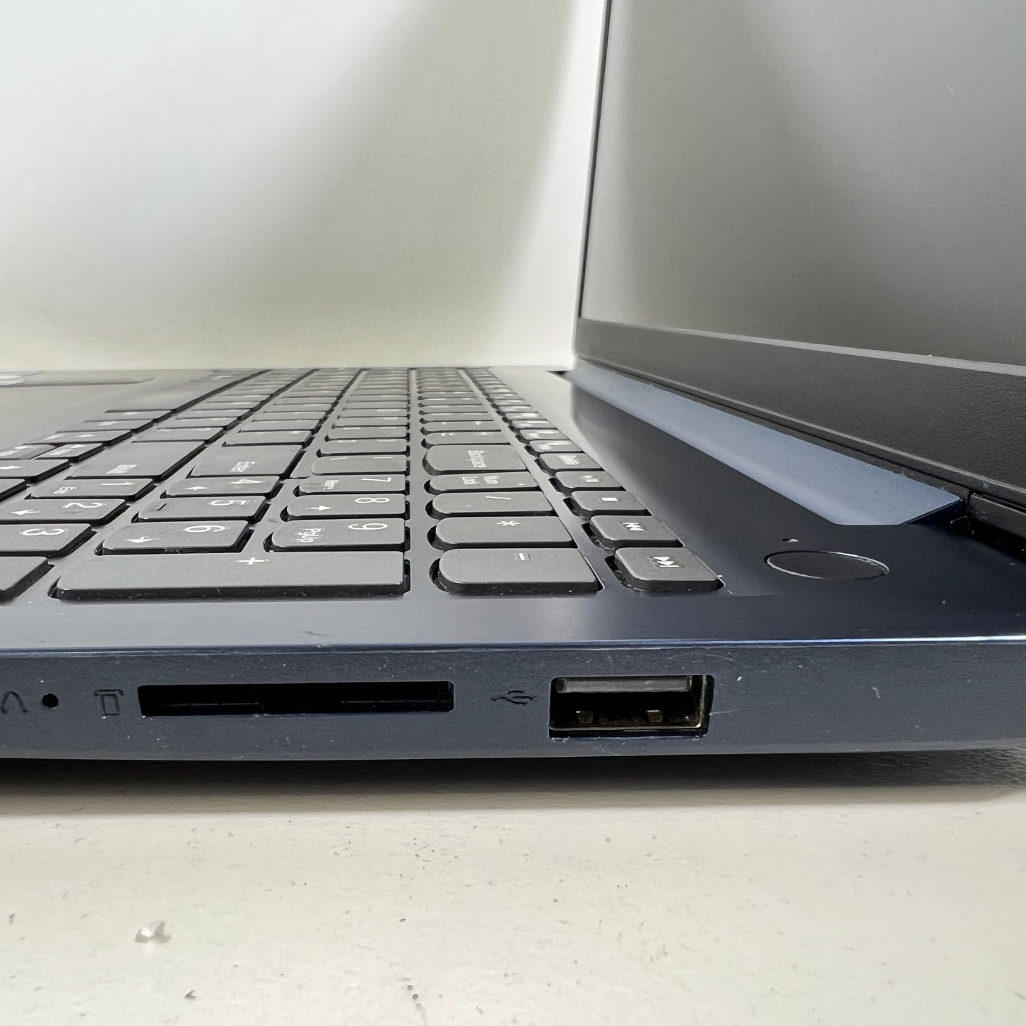 Lenovo Ideapad Slim 3 Laptop