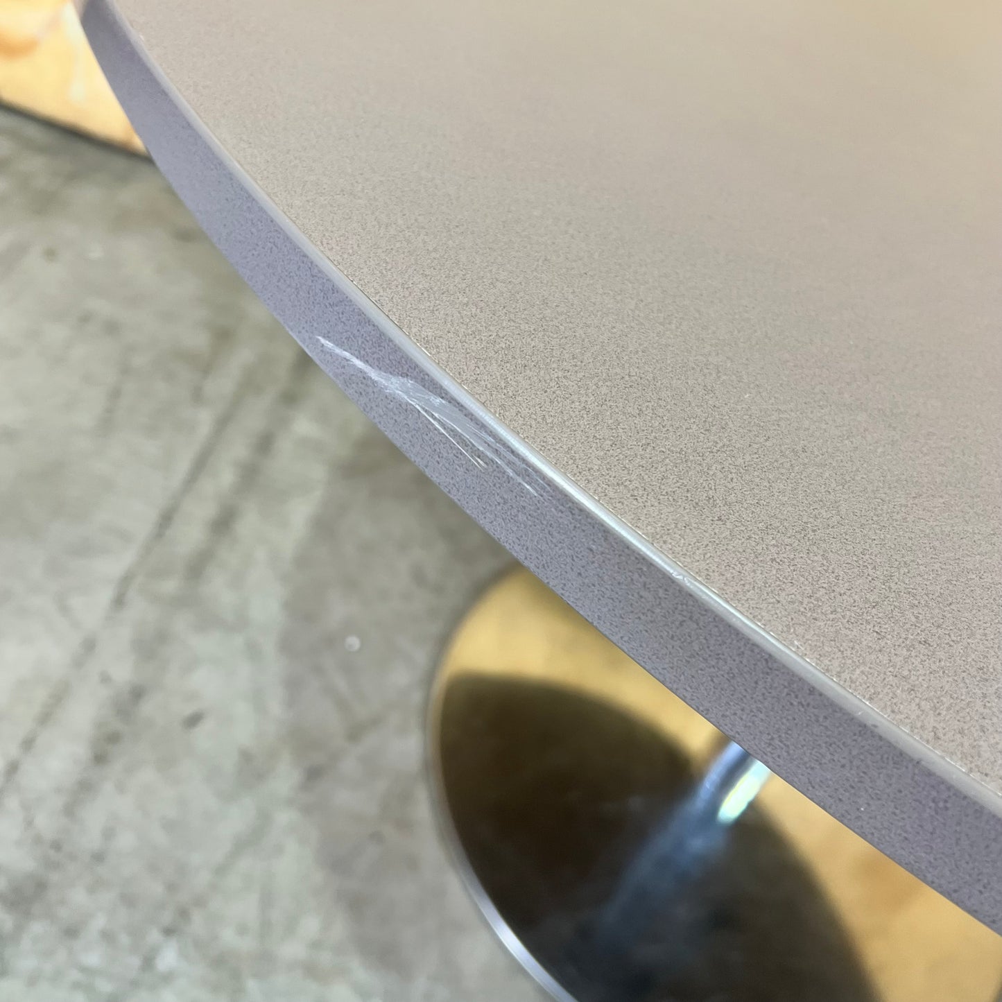 Rapidline Taupe Round Table with Estilo Base