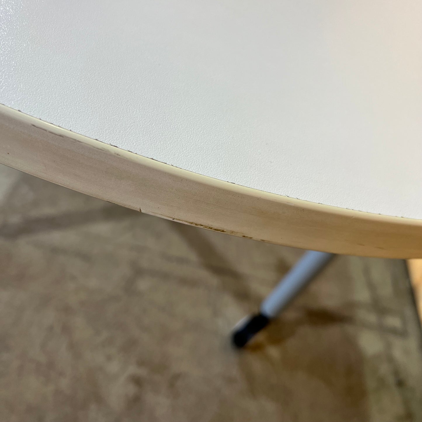 D-End Mobile Table/Desk
