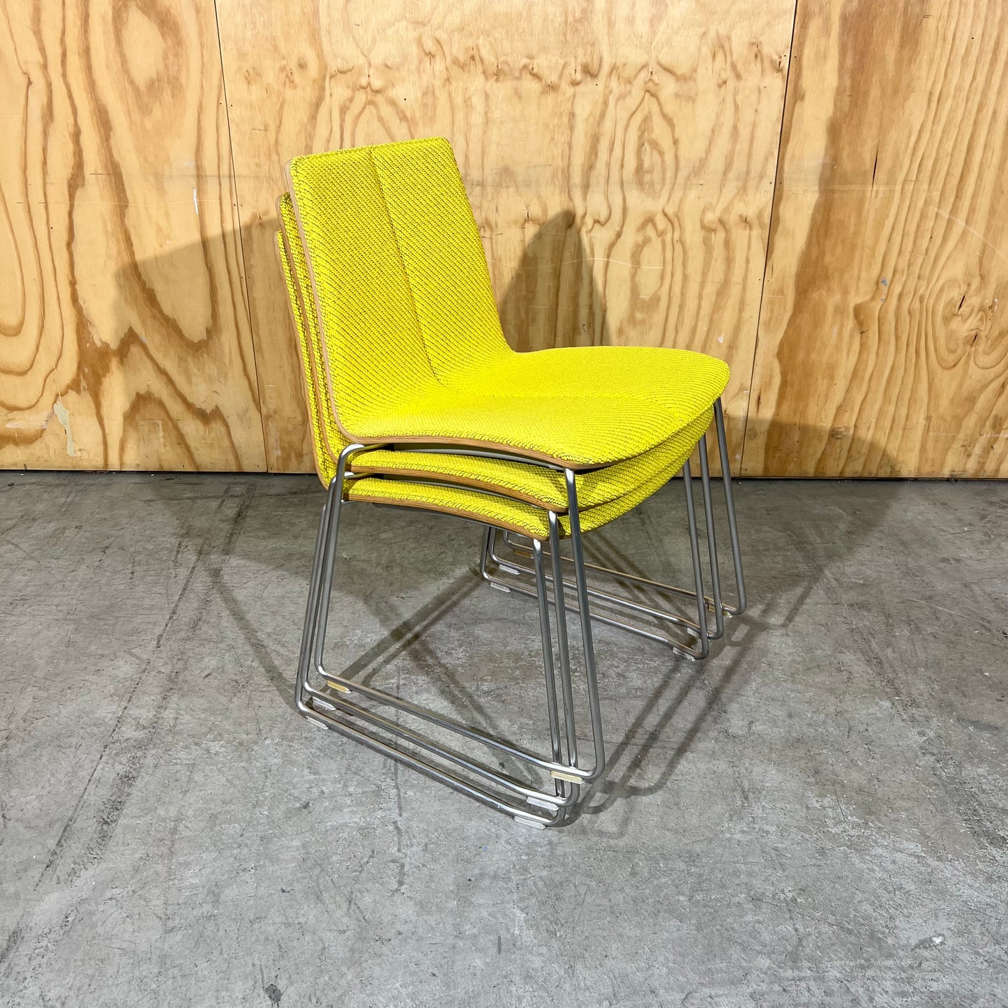 Schaumburg Alvisse Chair in Yellow