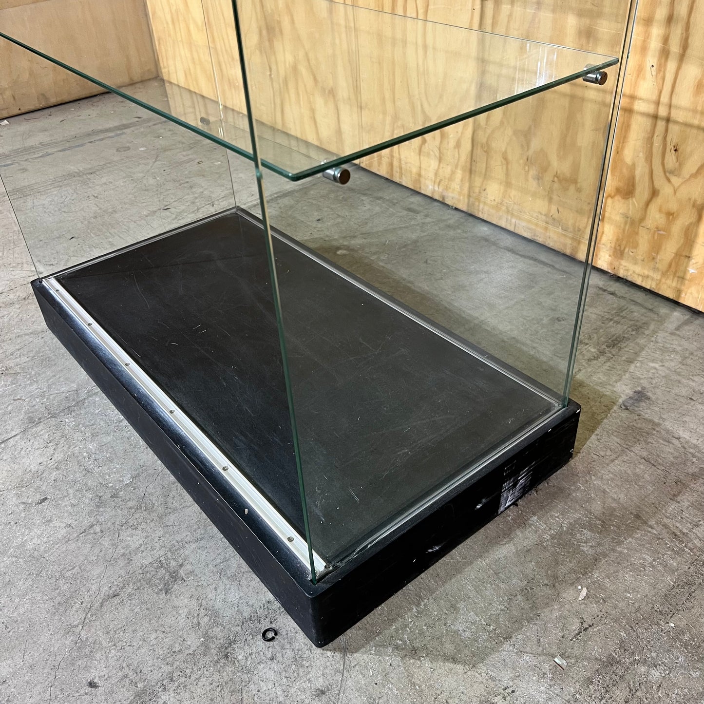 Glass cabinet