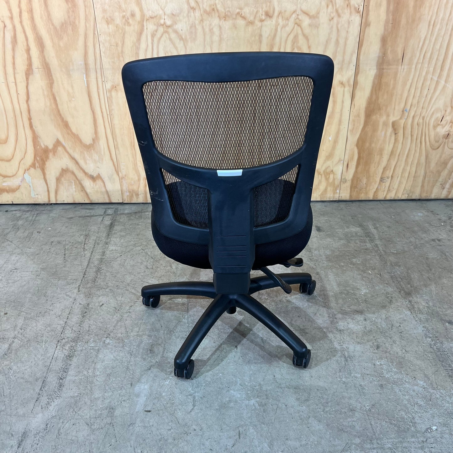 Black Mesh Task Chair