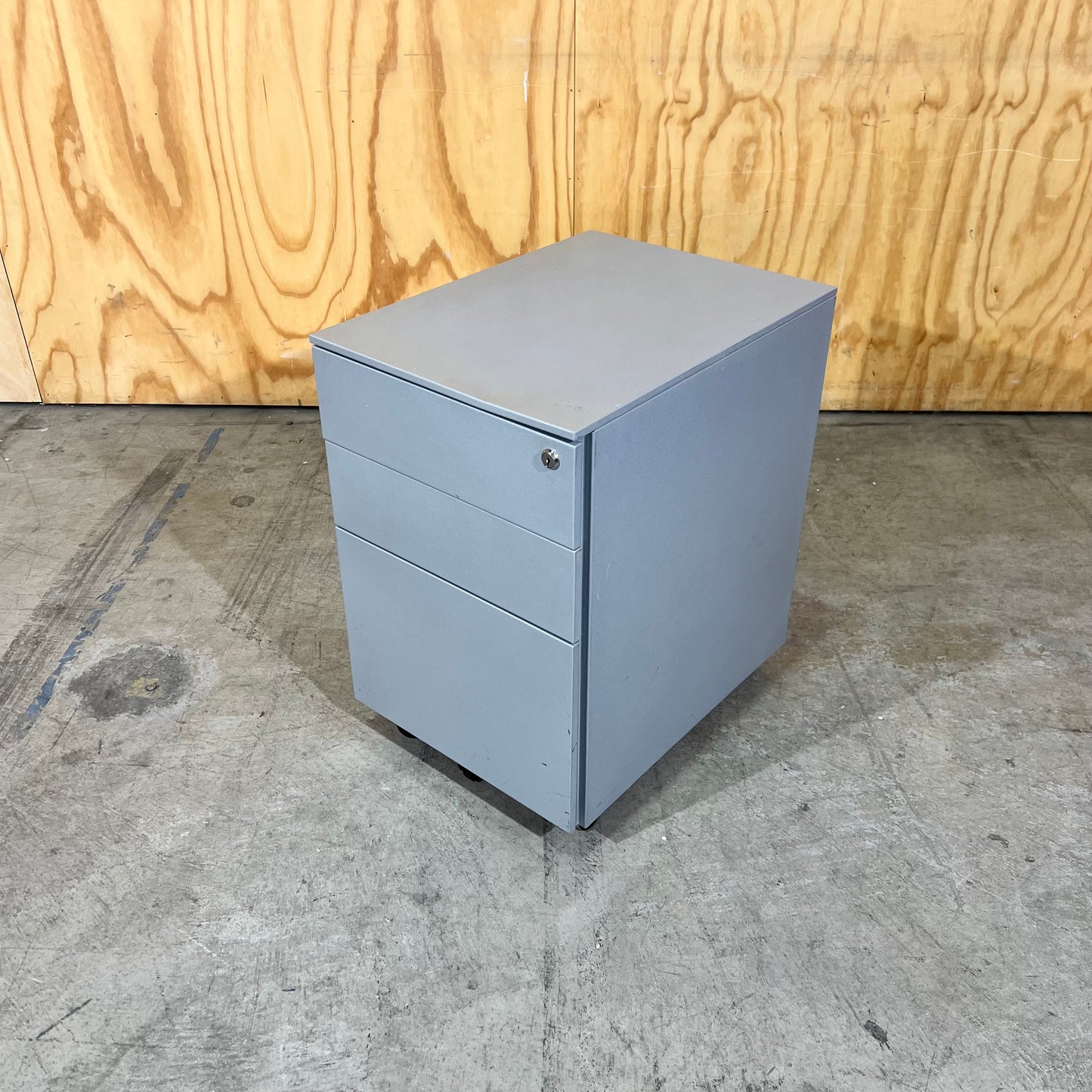 Silver 3-Drawer Pedestal