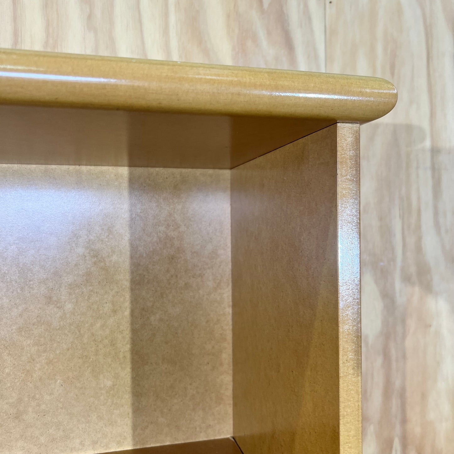Tall bookshelf with 4 adjustable shelves