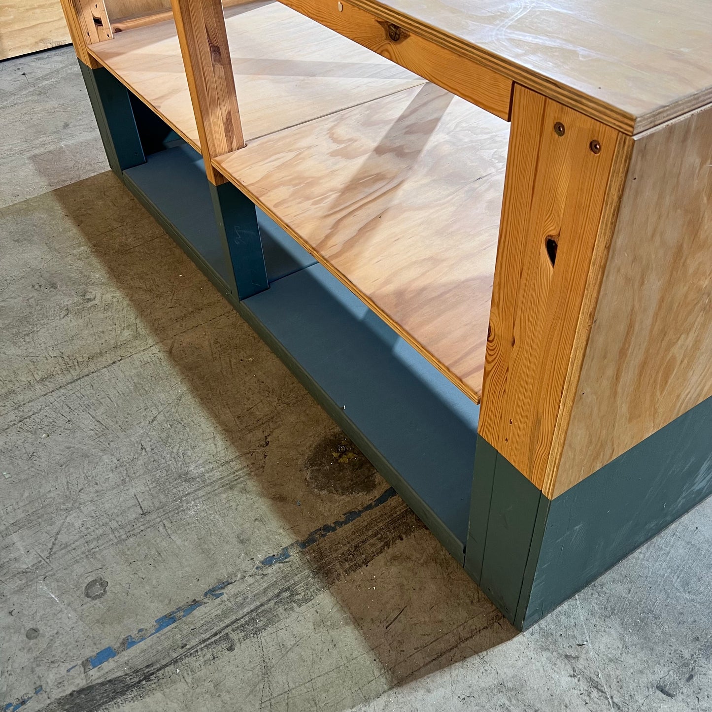 Ply Retail/Workshop Bench