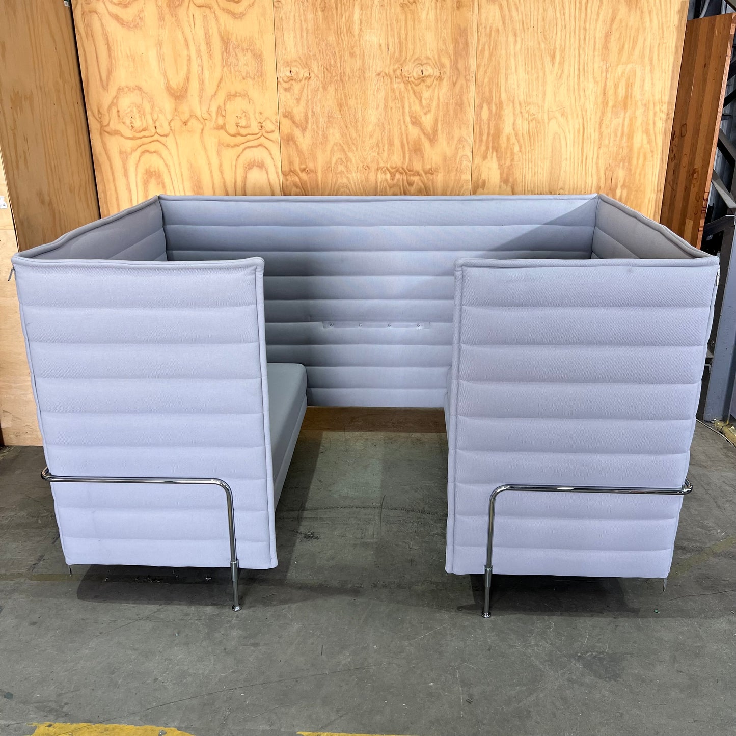 Vitra Alcove Highback Cabin in Grey (Middle Table Missing)