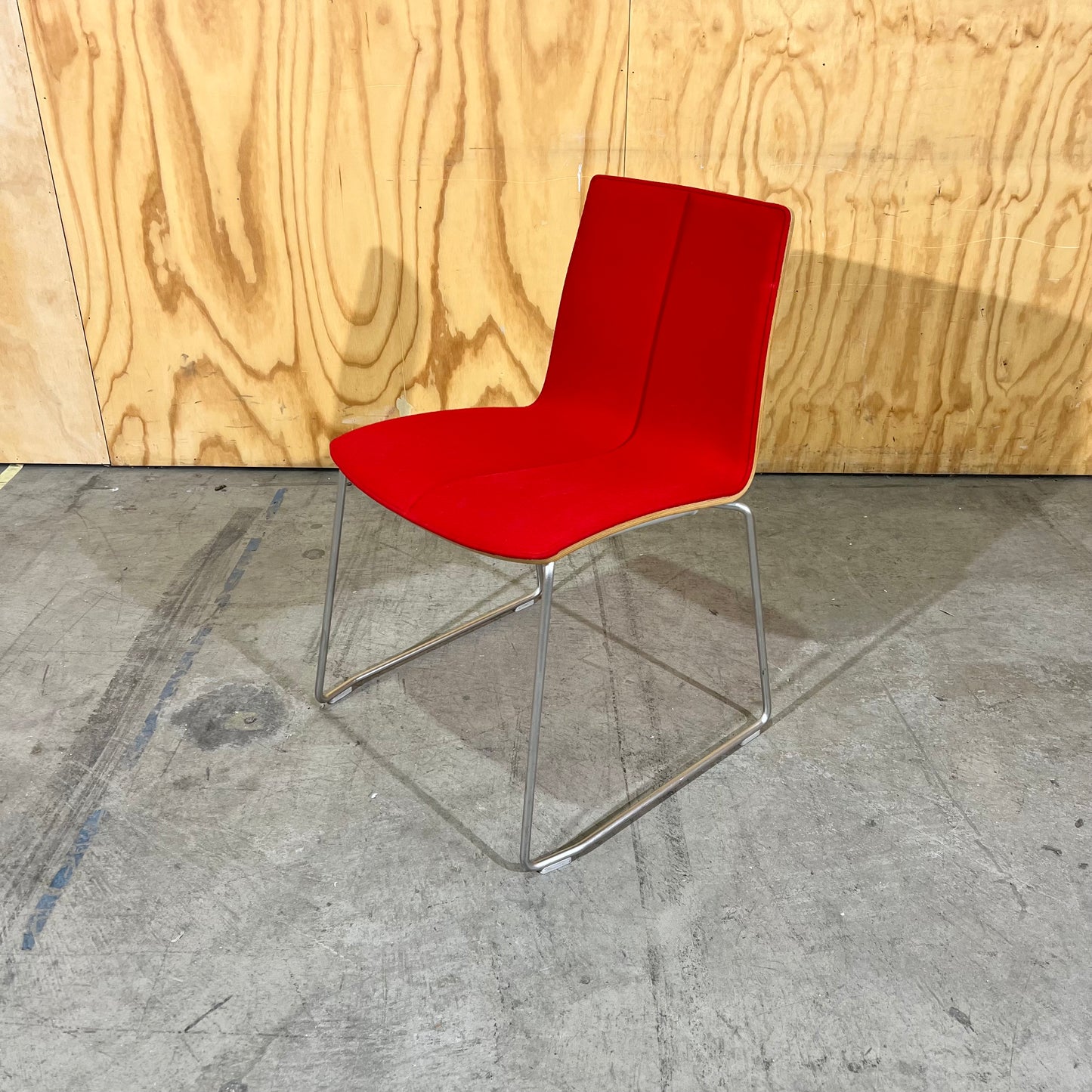 Schaumburg Alvisse Chair in Red