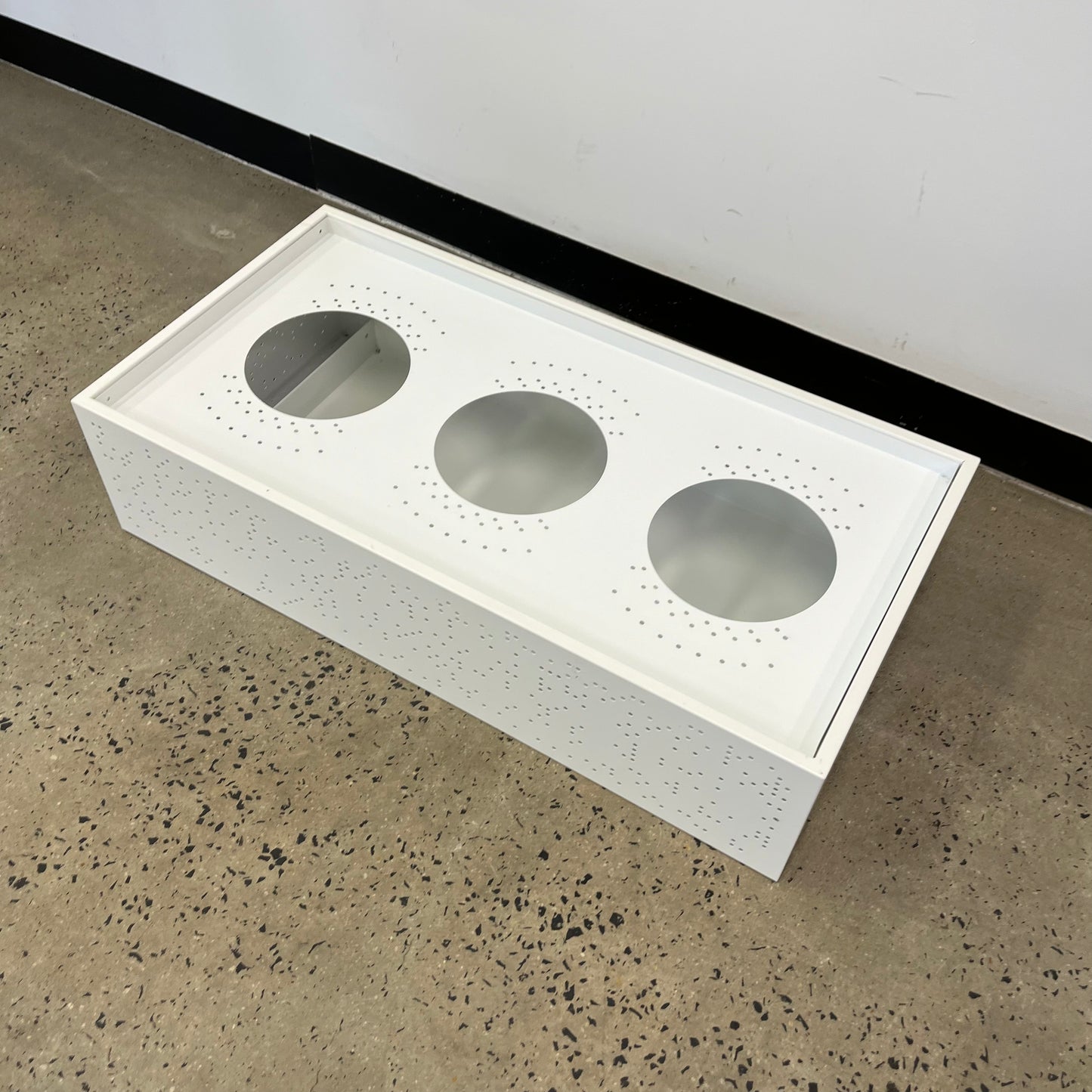 White Metal Planter Box 3 Holes