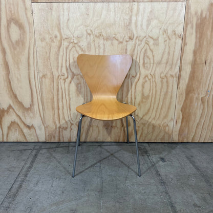 Replica Butterfly chair by Arne Jacobsen for Fritz Hansen