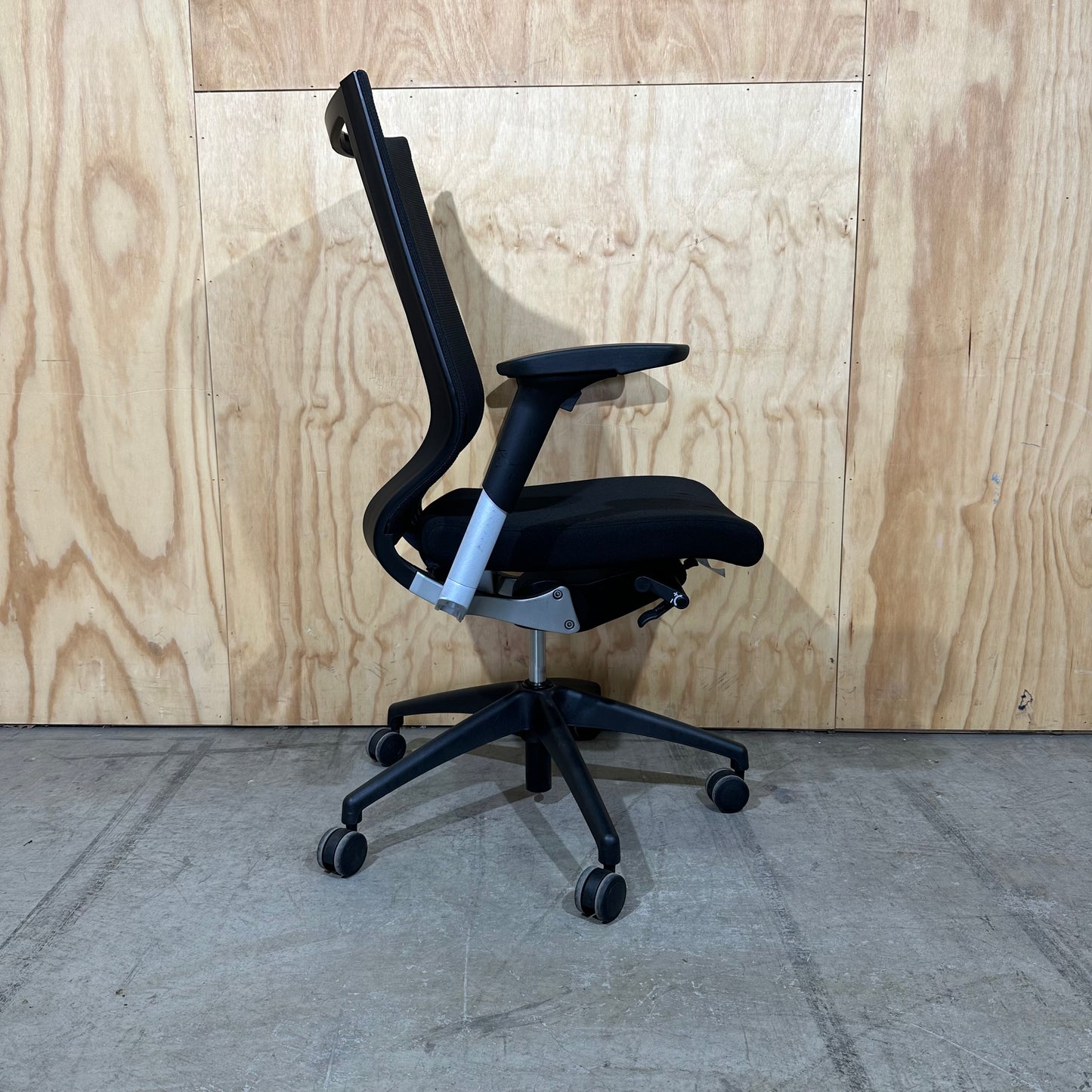 Stem Fortis 3500 Mesh Back Ergonomic Chair