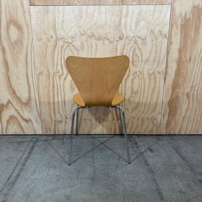 Replica Butterfly chair by Arne Jacobsen for Fritz Hansen