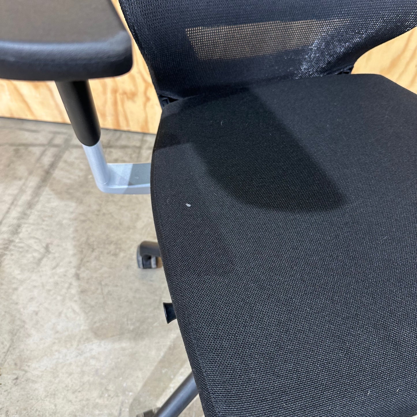 Stem Fortis 3500 Mesh Back Ergonomic Chair