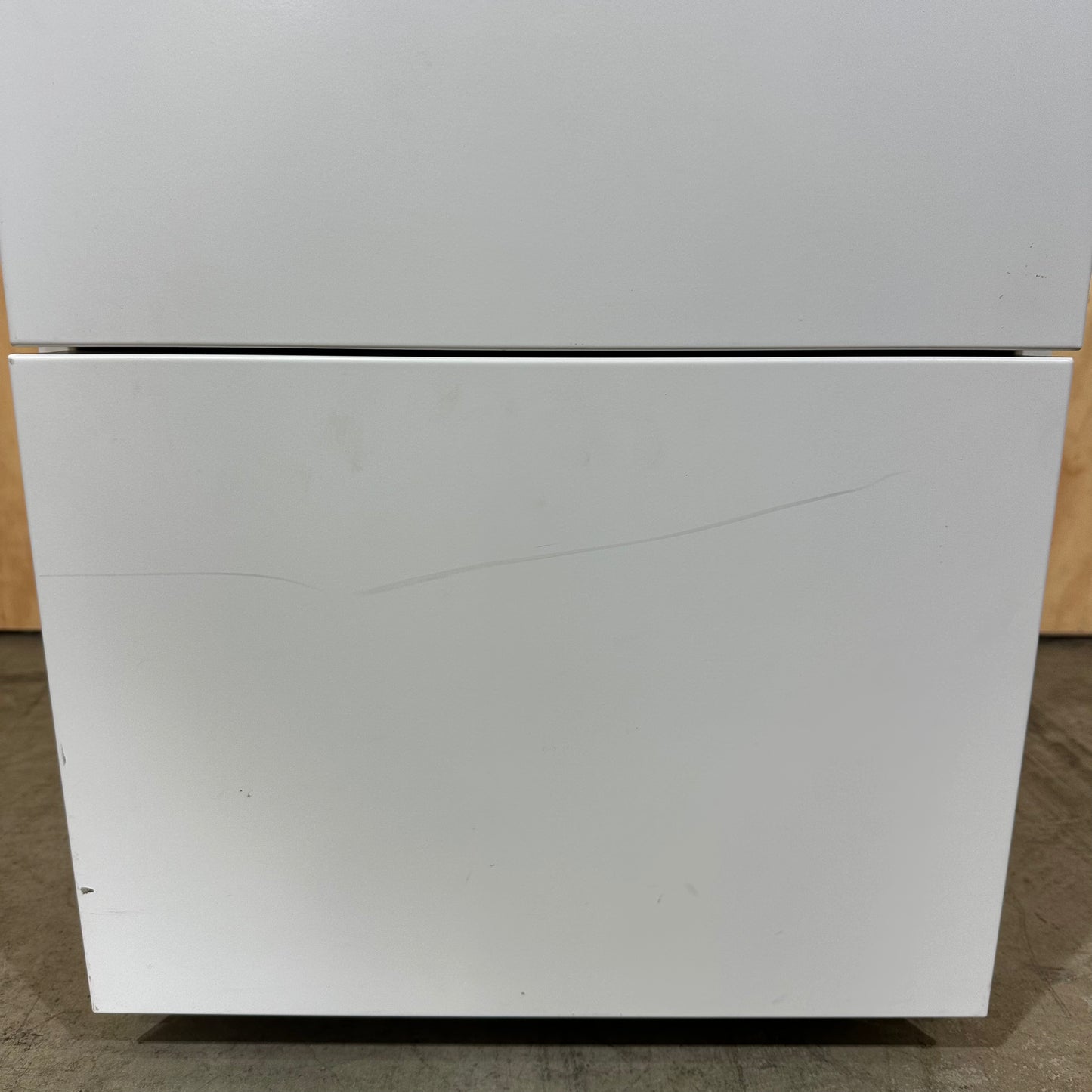 White metal pedestal