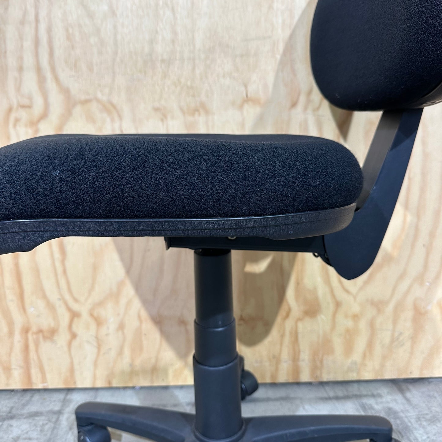 Stem Low Back Task Chair