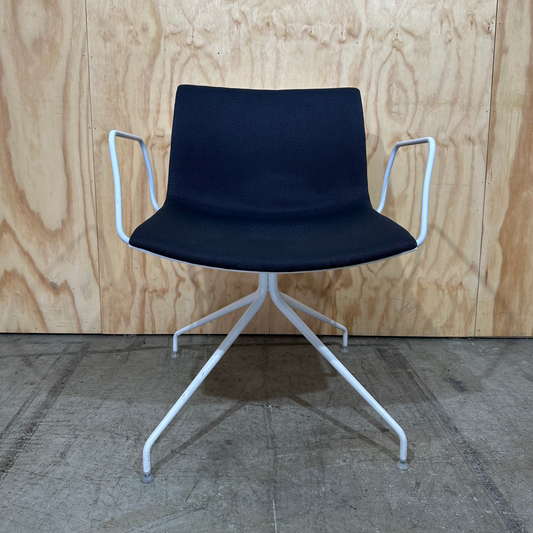 Arper Catifa 53 Meeting/Swivel chair - Blue