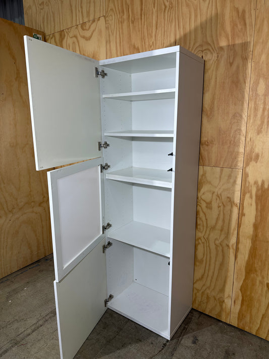 IKEA BESTÅ Shelf unit with doors in white