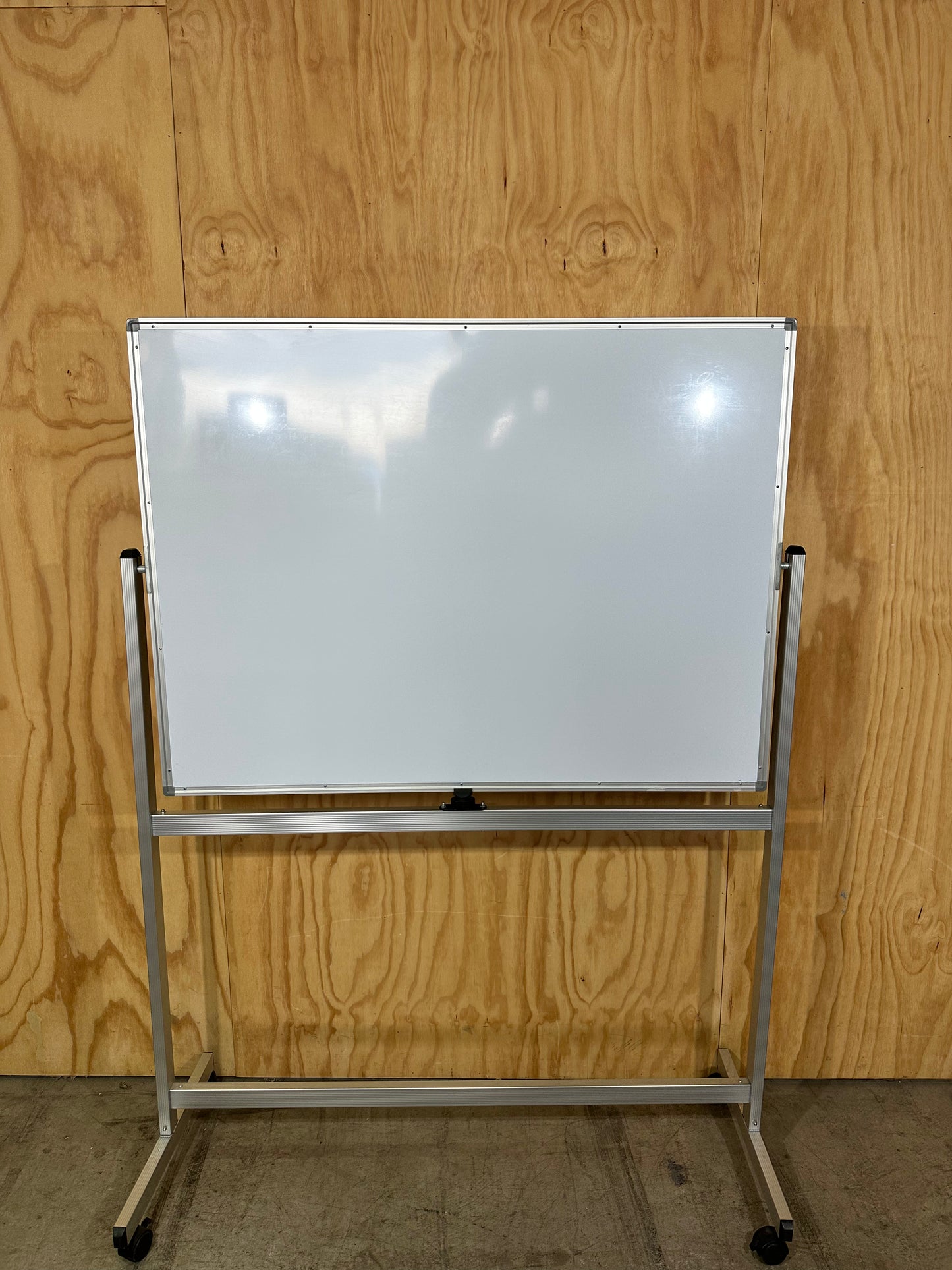Whiteboard on wheels