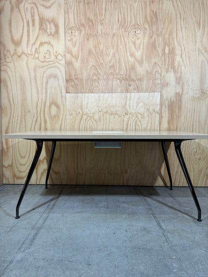 Krost Velo Meeting Table with powerbox