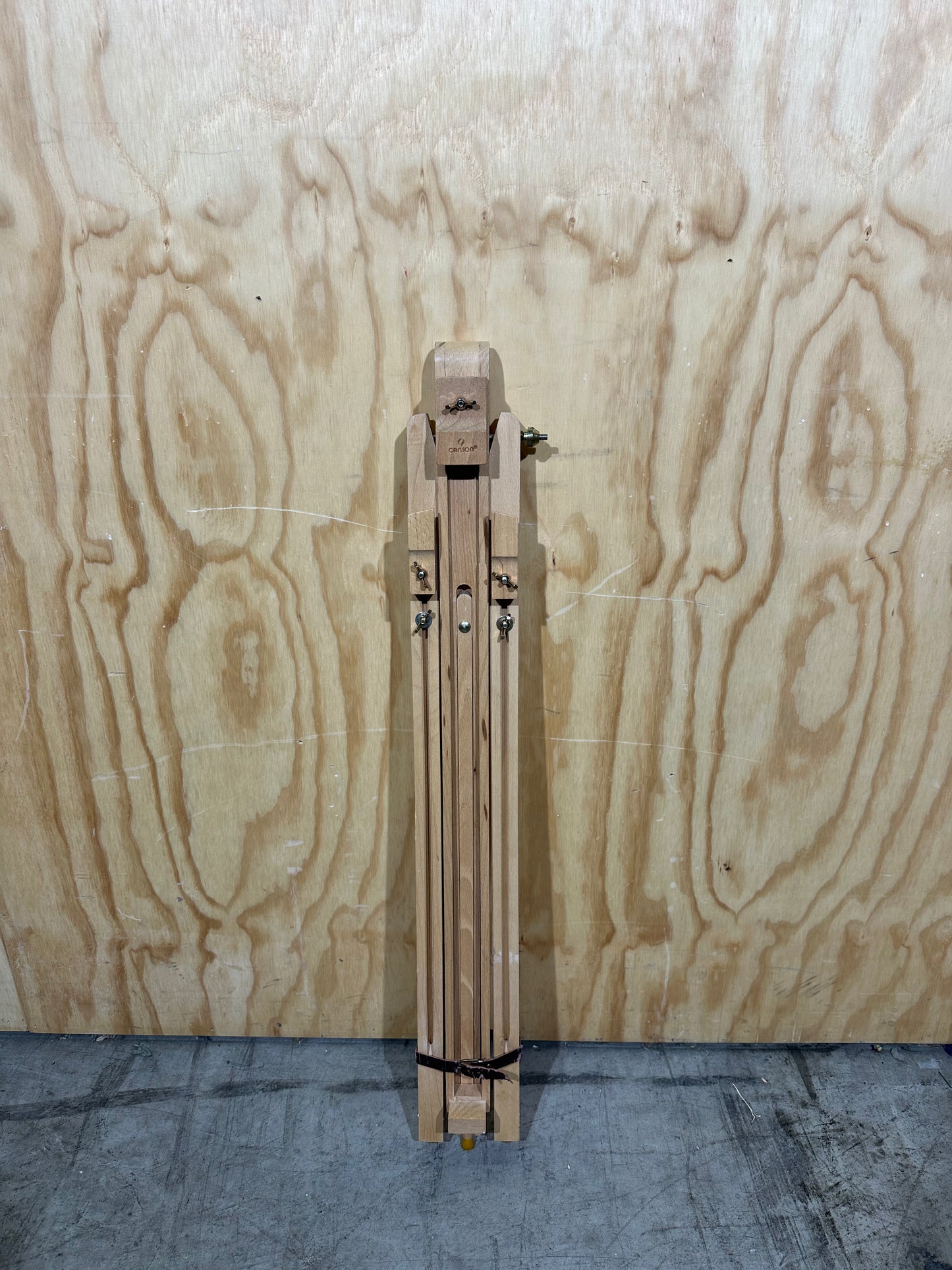 Easel
