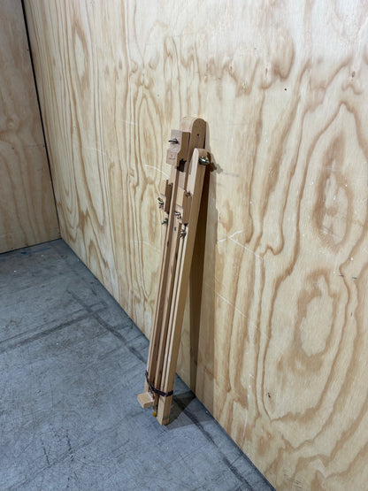 Easel