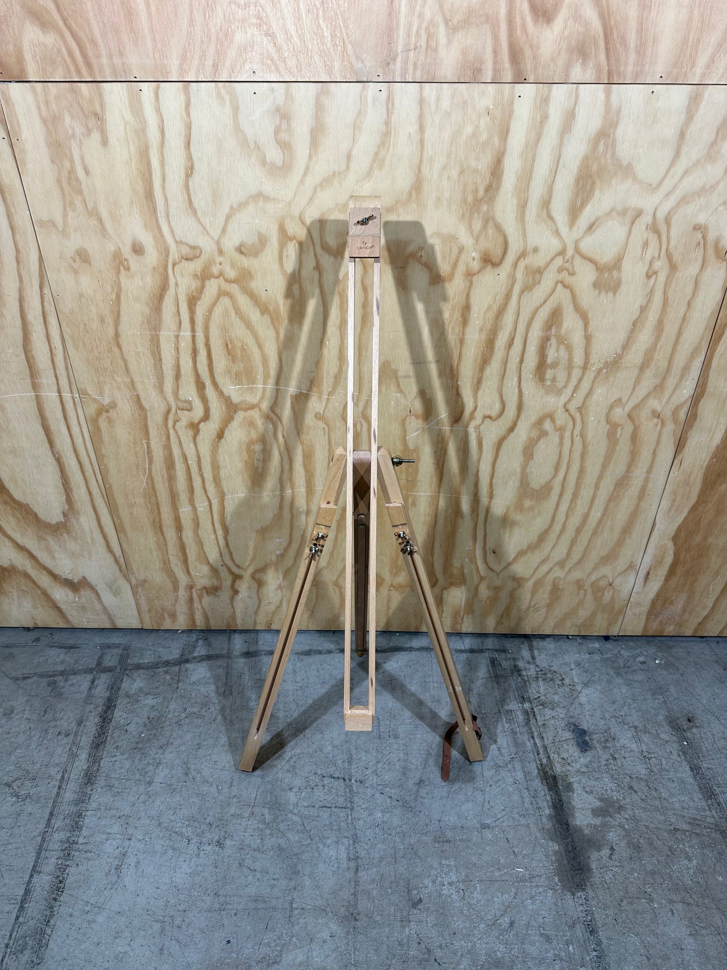Easel
