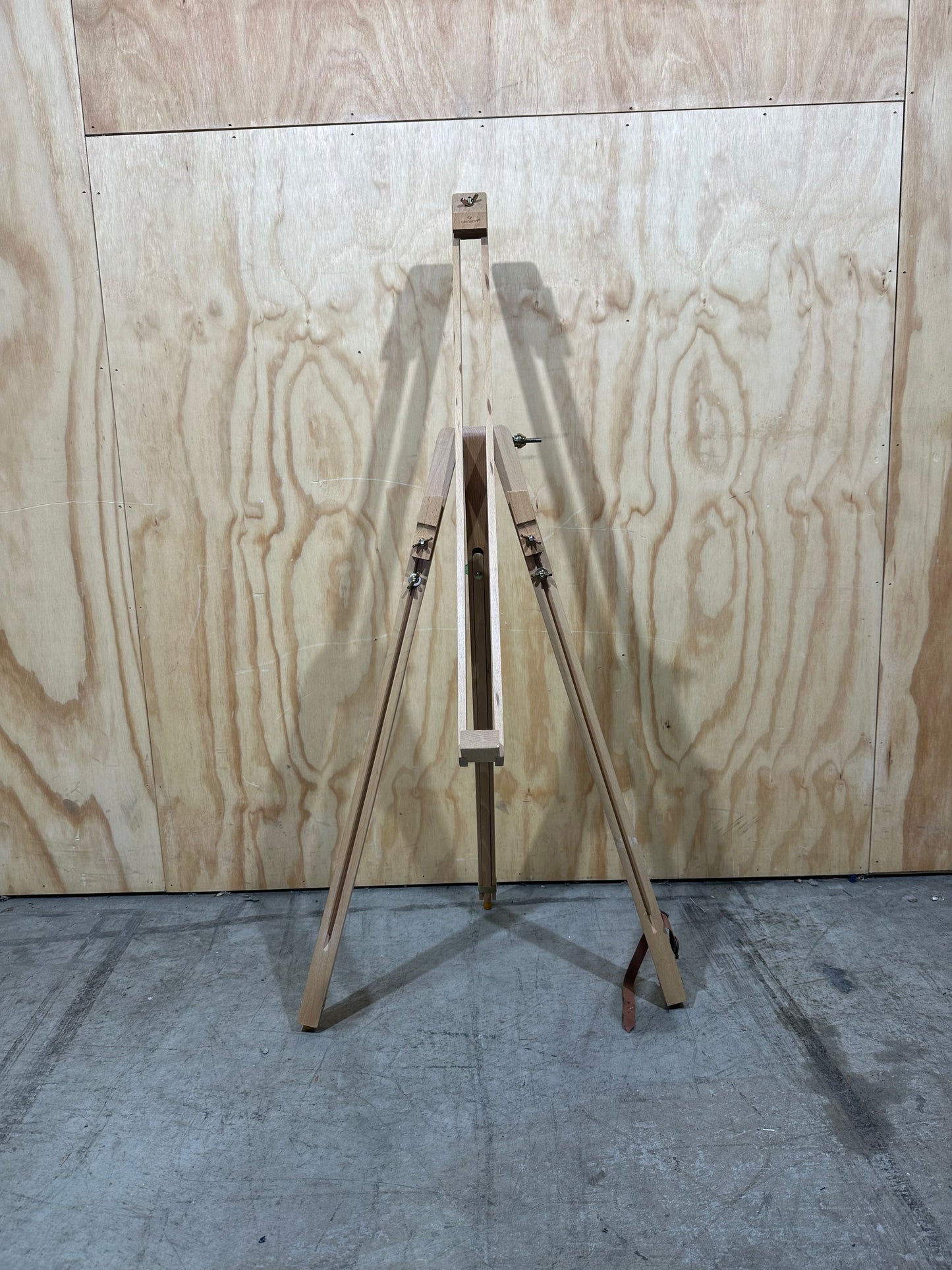 Easel