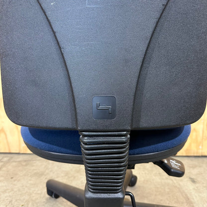Stem Task Chair in Blue