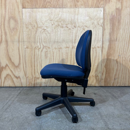 Stem Task Chair in Blue