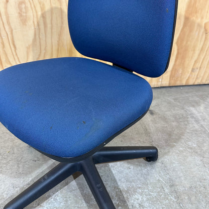 Stem Task Chair in Blue