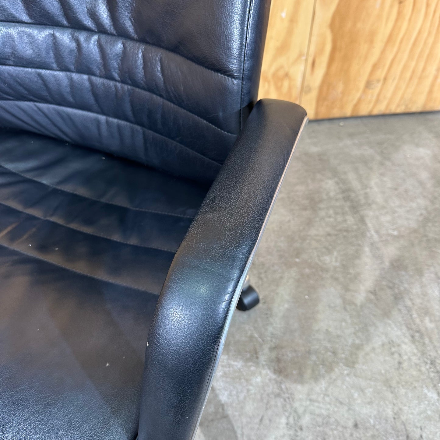 Burgtec Executive Leather Task Chair in Black