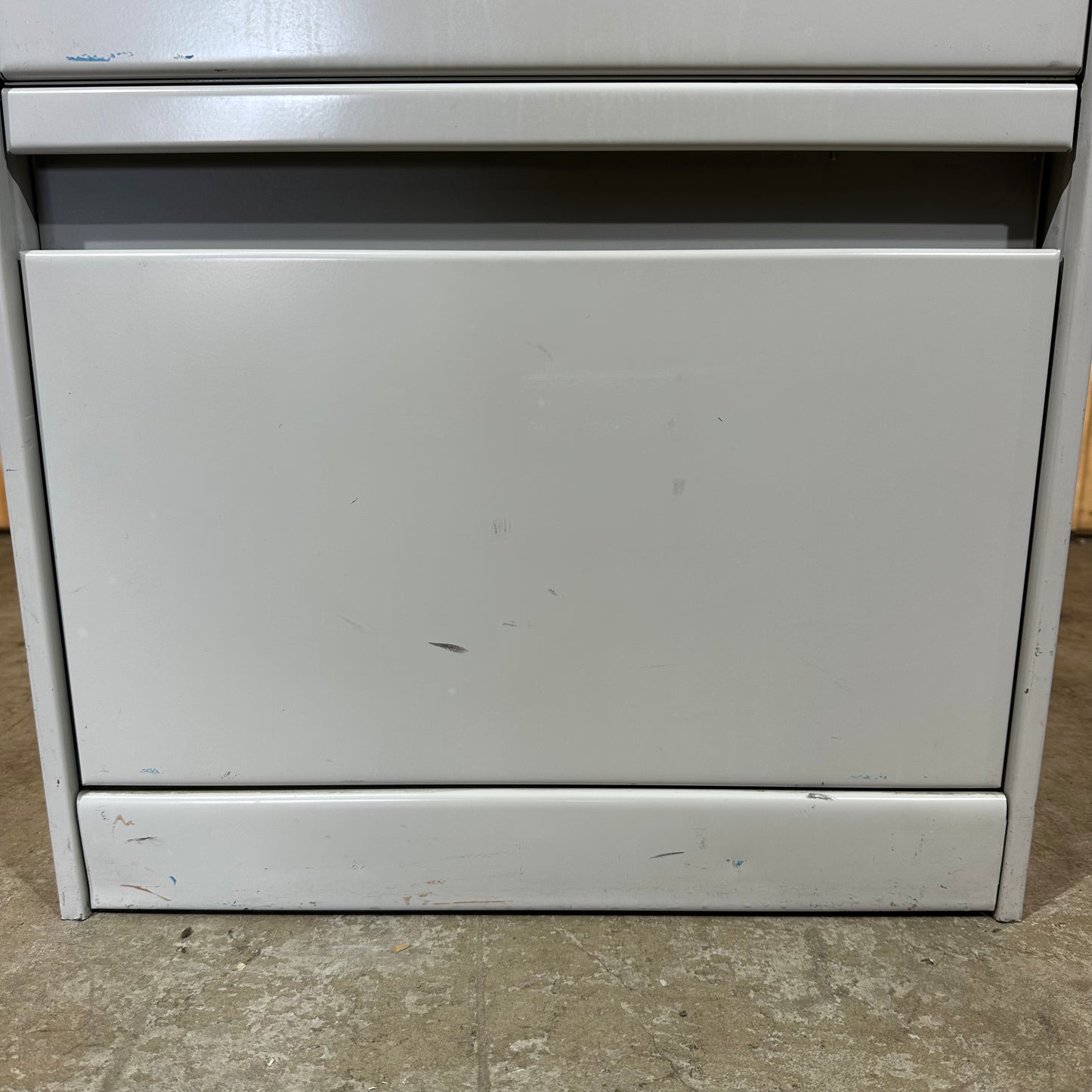 Namco Silhouette 4 Drawer Filing Cabinet in Grey