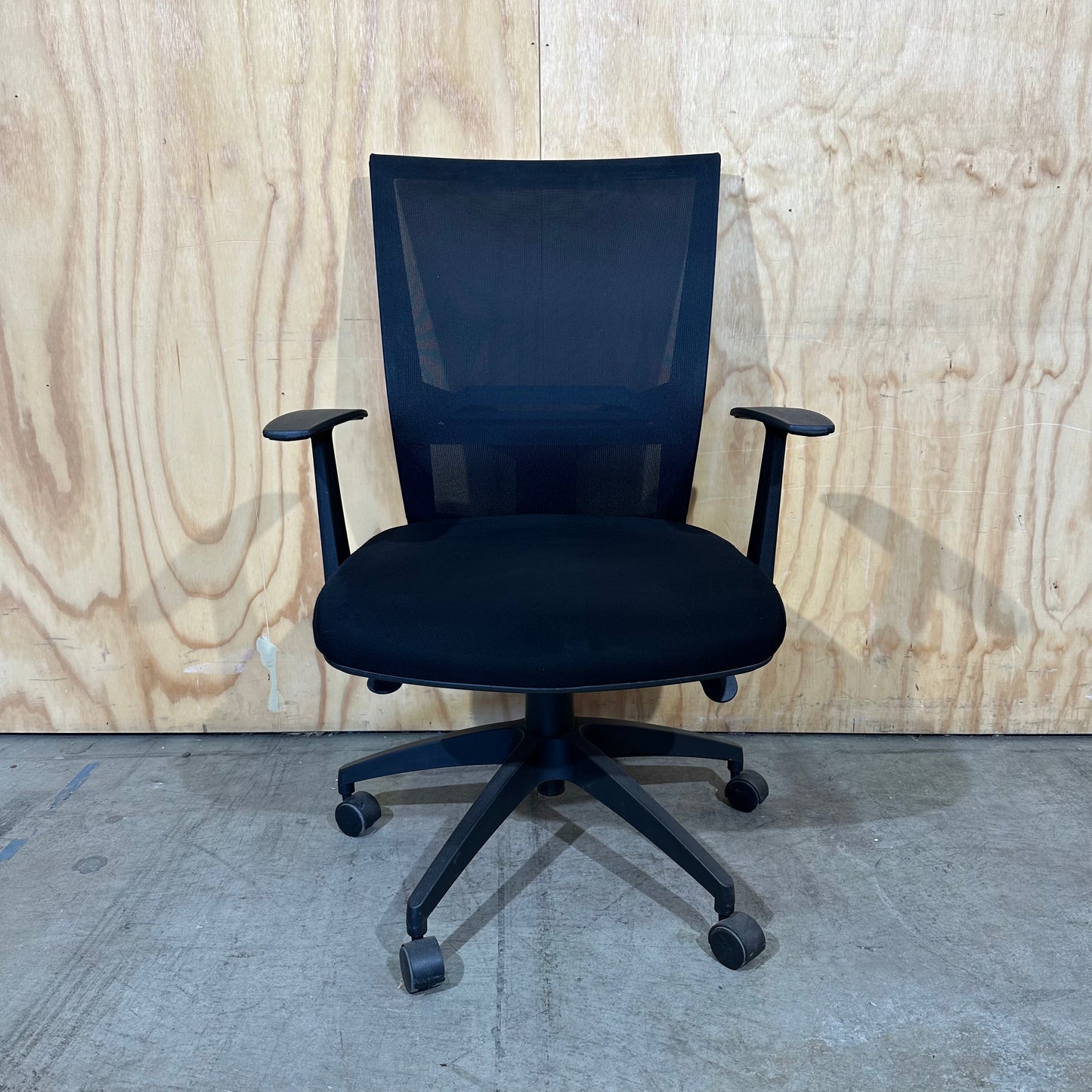 Pago Meshback Task Chair